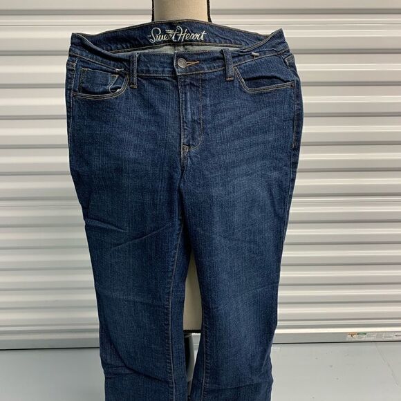 Old Navy Jeans  - Picture 1 of 6